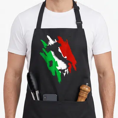 Tablier de cuisine noir avec une carte stylisée de l'Italie aux couleurs du drapeau italien.