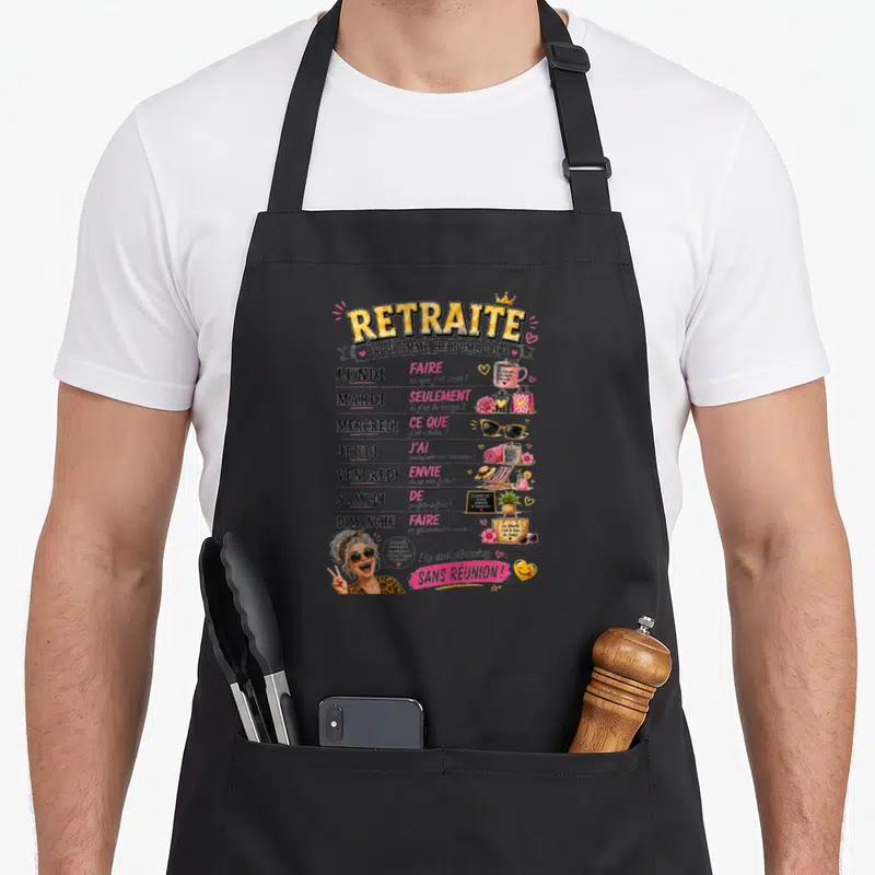 Tablier de cuisine noir avec programme hebdomadaire retraite illustré d'une femme souriante et d'accessoires de loisir colorés.