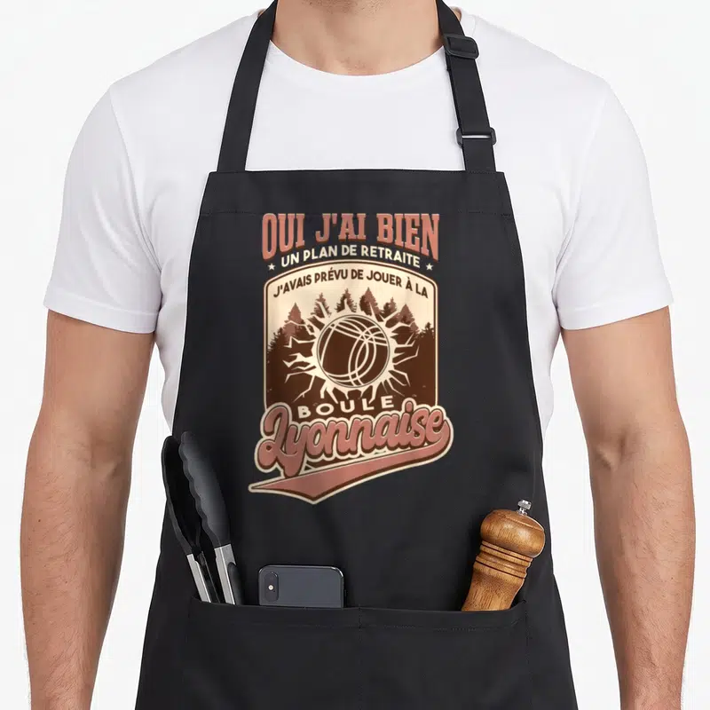 Tablier de cuisine noir avec inscription Oui j'ai bien un plan de retraite Boule Lyonnaise et illustration vintage d'une boule de jeu.