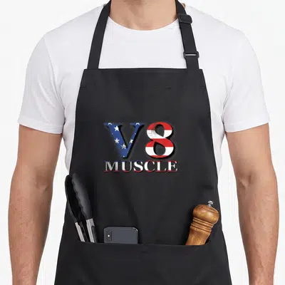 Tablier de cuisine noir avec inscription V8 MUSCLE aux couleurs du drapeau américain et effet délavé.