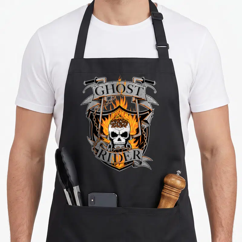 Tablier de cuisine noir avec illustration crâne en feu GHOST RIDER haches et chaînes.