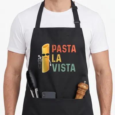 Tablier de cuisine noir avec illustration Rigatoni lunettes de soleil pistolet et texte coloré retro