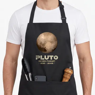 Tablier de cuisine noir avec illustration de Pluton et texte vintage Never Forget 1930 2006