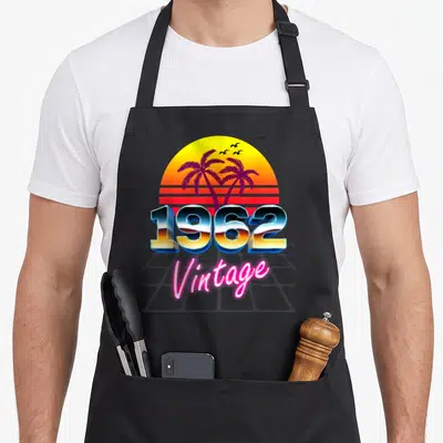 Tablier de cuisine noir avec illustration 1962 Vintage soleil couchant palmiers et grille synthwave