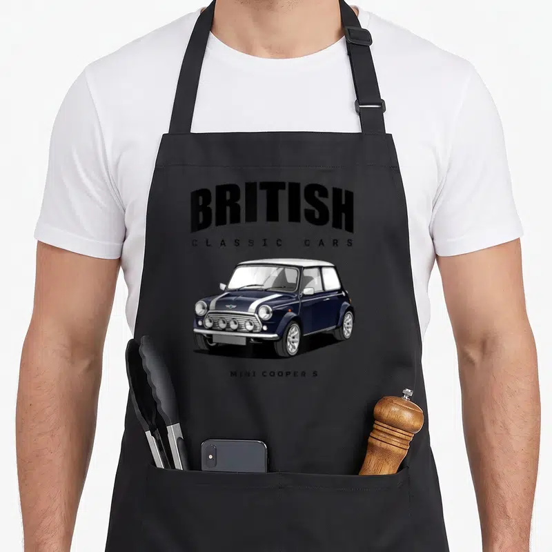 Tablier de cuisine noir avec illustration d'une Mini Cooper S bleue et le texte British Classic Cars